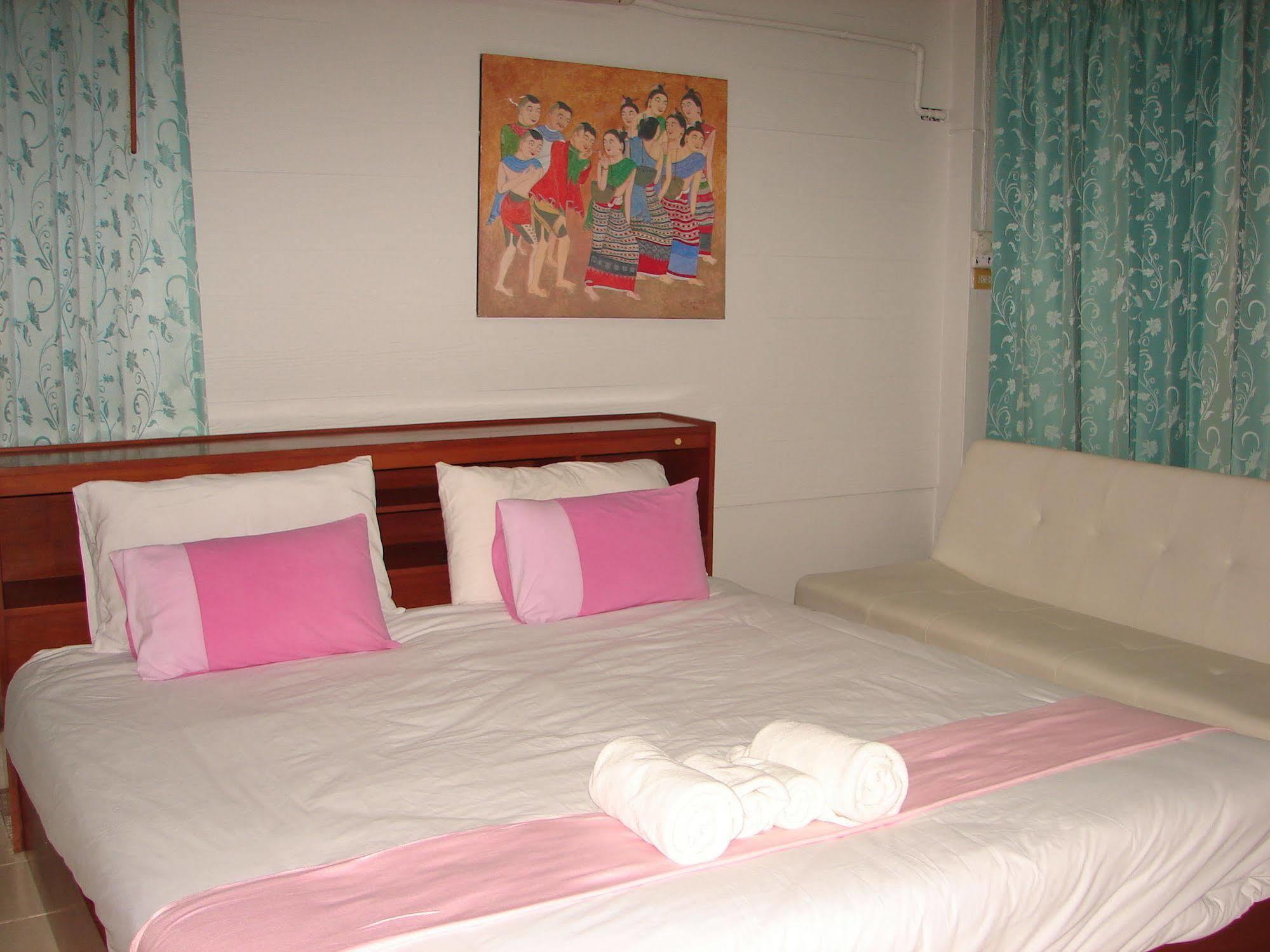 Baan Issara Boutique Hotel ナーン エクステリア 写真