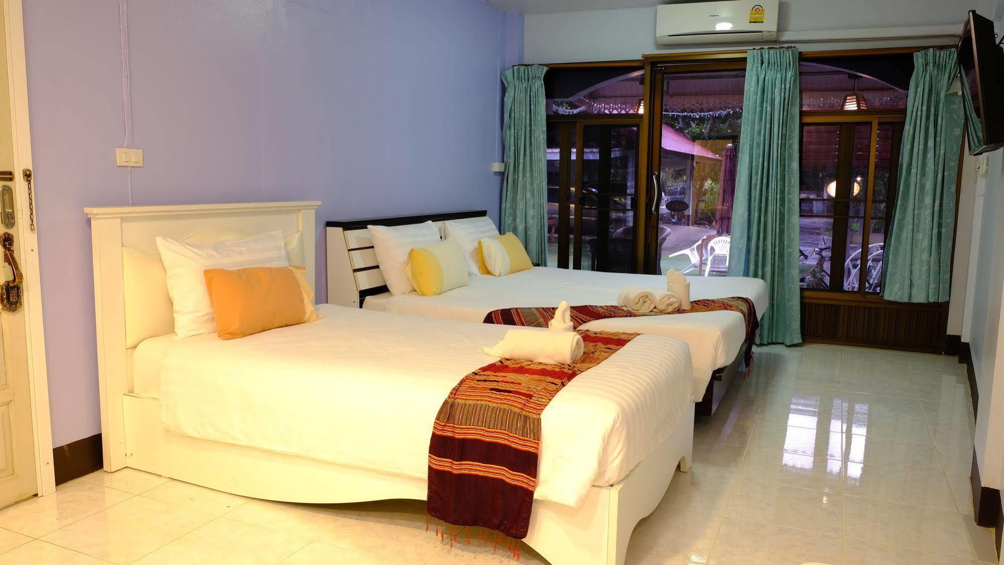 Baan Issara Boutique Hotel ナーン エクステリア 写真