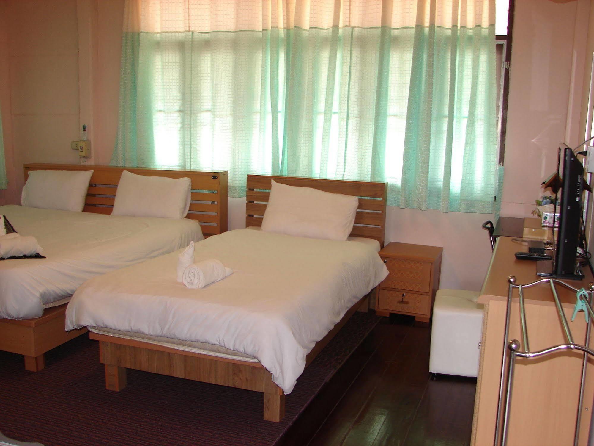 Baan Issara Boutique Hotel ナーン エクステリア 写真