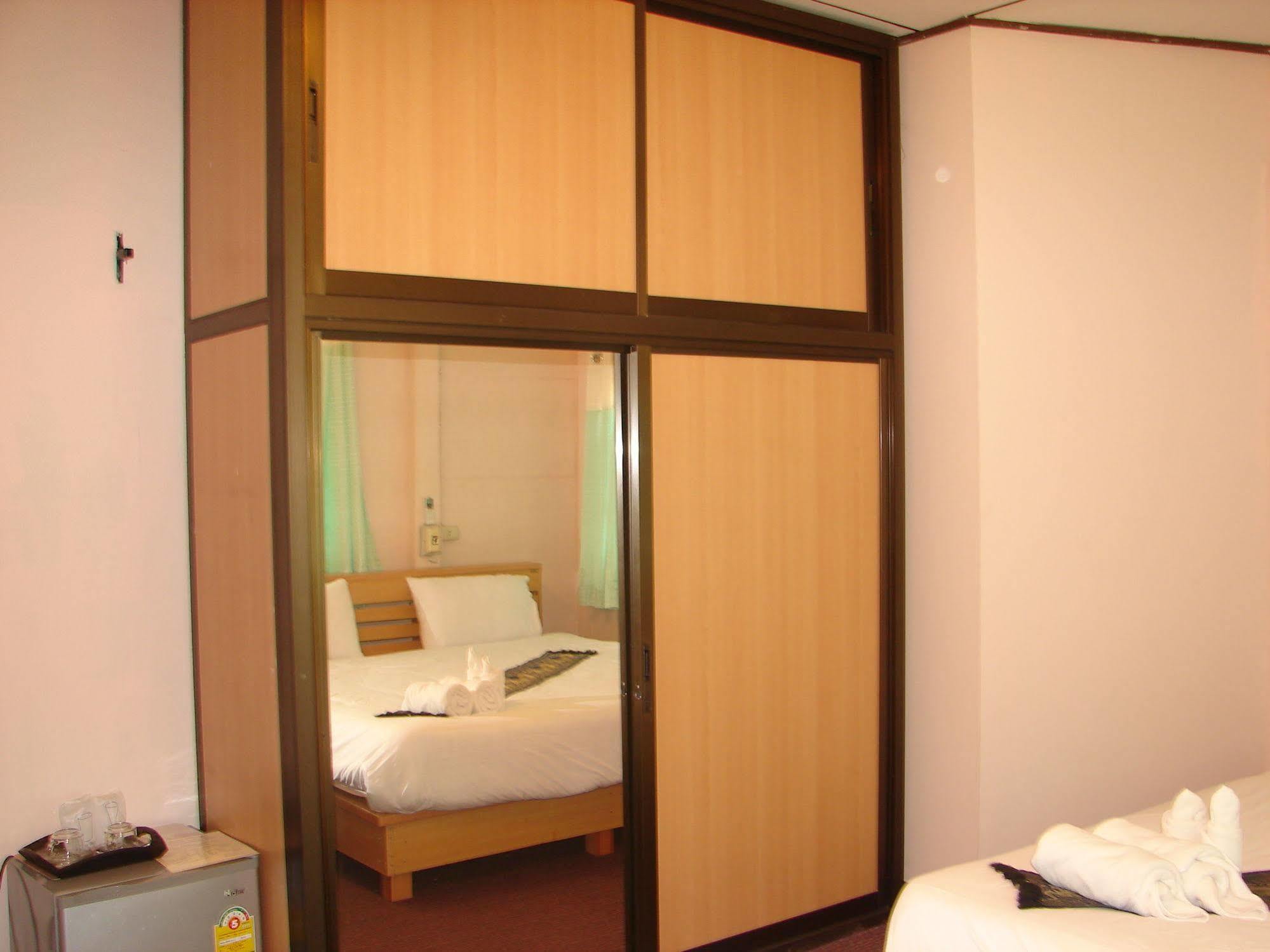 Baan Issara Boutique Hotel ナーン エクステリア 写真
